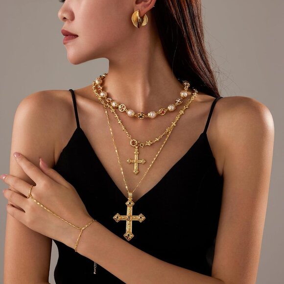 Trendy Adjustable Gold Cross Necklace with Zirconia - Perfect for Every Style - Picture 3 of 7